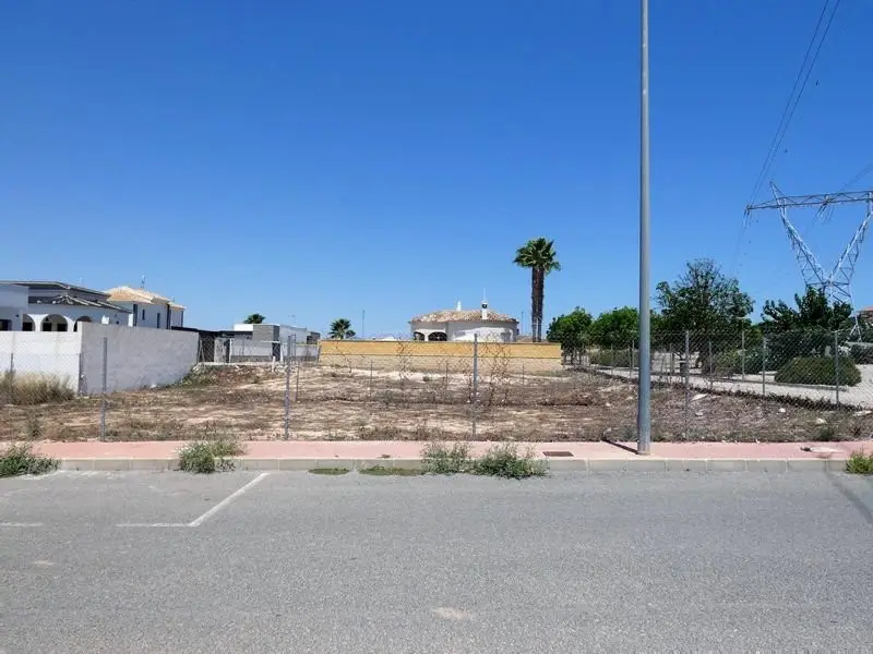 Parcela en Venta La Marina 860m2 Proyecto Incluido