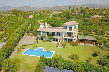 Casa en Cartama con Piscina y Jardín Cerca de Alhaurín el Grande