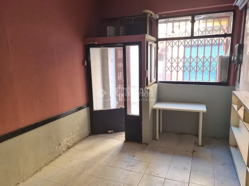 Local comercial en venta en Las Fuentes - Cartuja Baja