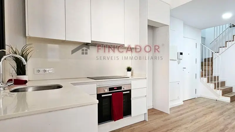 Dúplex en Barcelona La Prosperitat 2 habitaciones 2 baños 105m2
