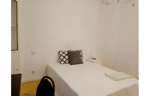 Alquiler Apartamento 5 Dormitorios Madrid Estudiantes Profesionales