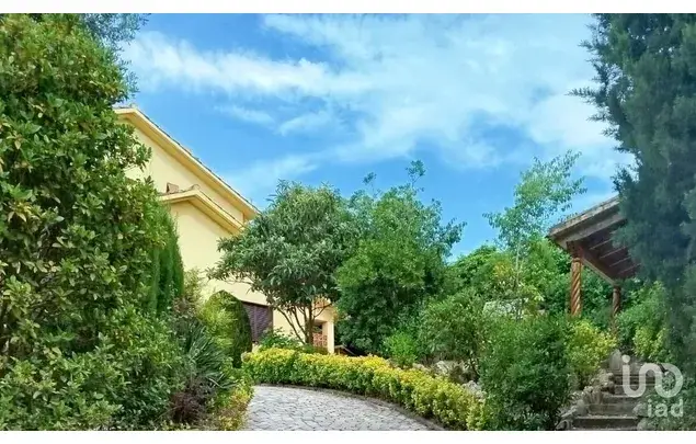 Casa en Martorelles con Jardin Piscina y Garaje para Familias