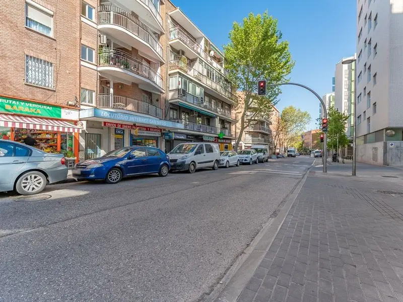 Local Comercial en Venta Avenida San Diego Madrid 194m2