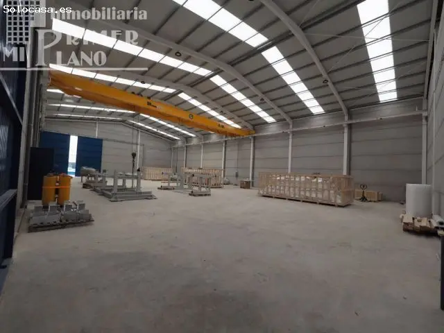 Nave Industrial en Alquiler con Puente Grúa 1600m2
