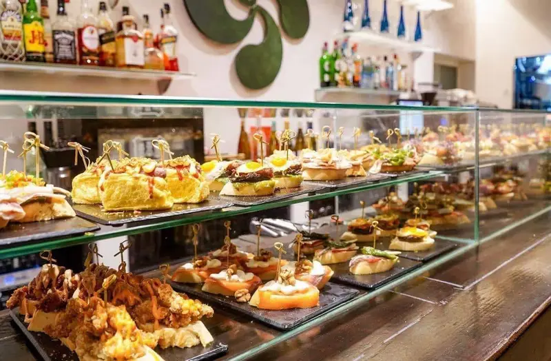 Traspaso Bar Restaurante Ibiza Centro 190m2 Equipado