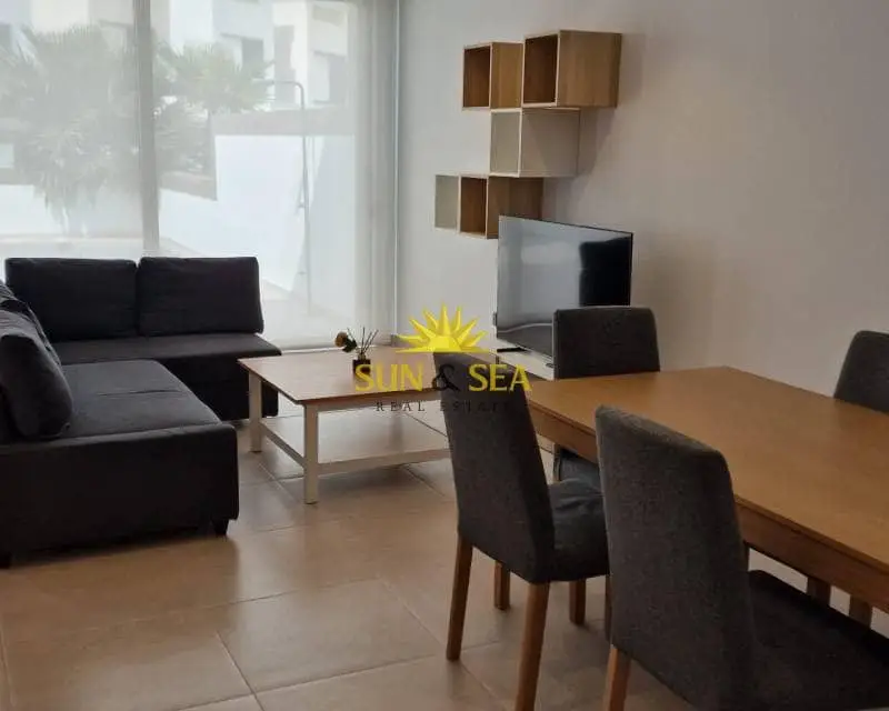 Chalet en Benijofar con Piscina Privada y 4 Dormitorios
