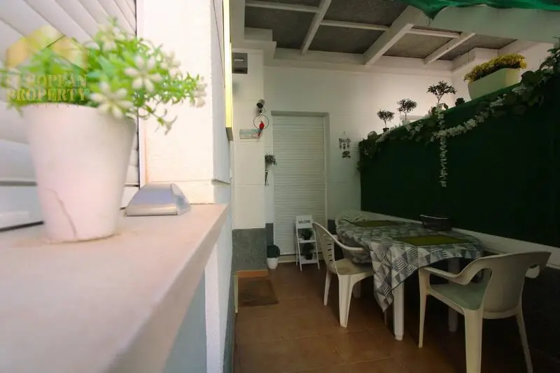 Apartamento en Vera cerca de la playa con piscina y garaje