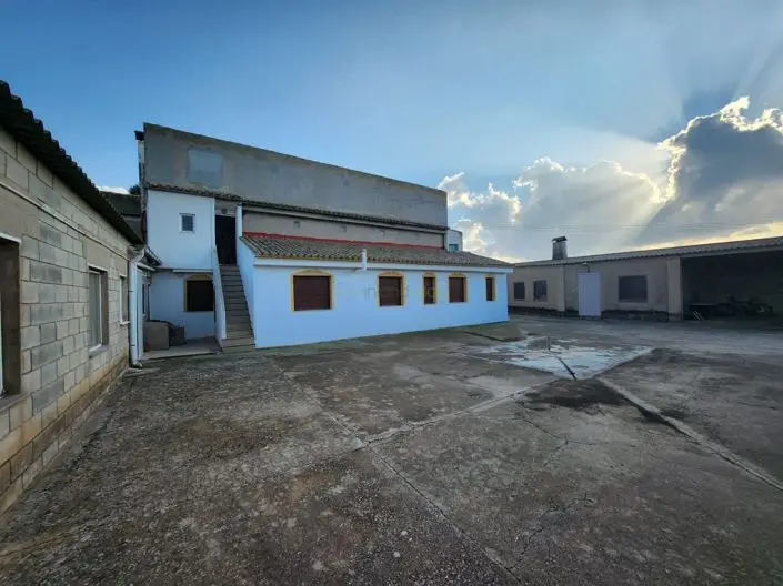 Villa de 8 Dormitorios en Venta