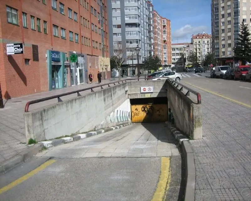 Garaje en Venta en Burgos Calle San Julian