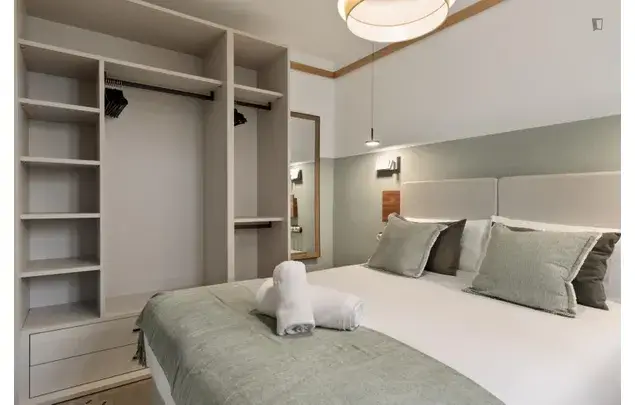 Alquiler Apartamento 4 Dormitorios Barcelona 3-24 Meses