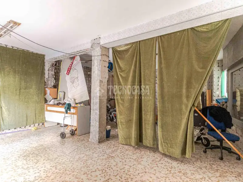 Local Comercial en Venta en Motril Centro para Reformar
