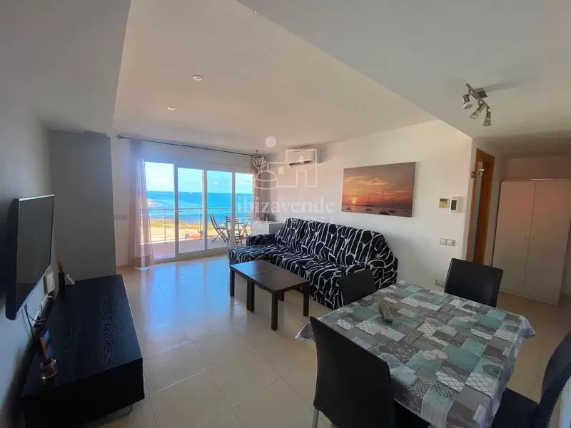 Apartamento en Cala d'en Bou con Vistas al Mar