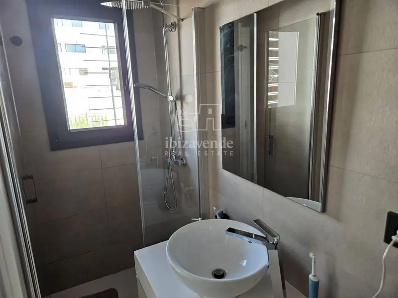 Apartamento en Playa d'en Bossa con Vistas al Mar
