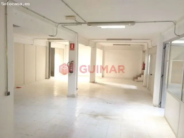 Local Comercial en Sant Andreu de Palomar: 300m2 de Sótano, Planta Baja y Terraza