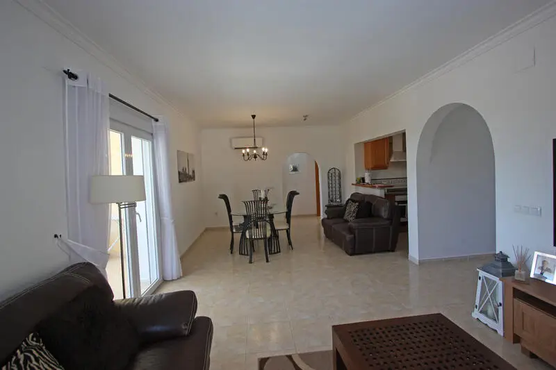 Magnífica Villa en Orba con 2 Viviendas Independientes y Vistas Panorámicas