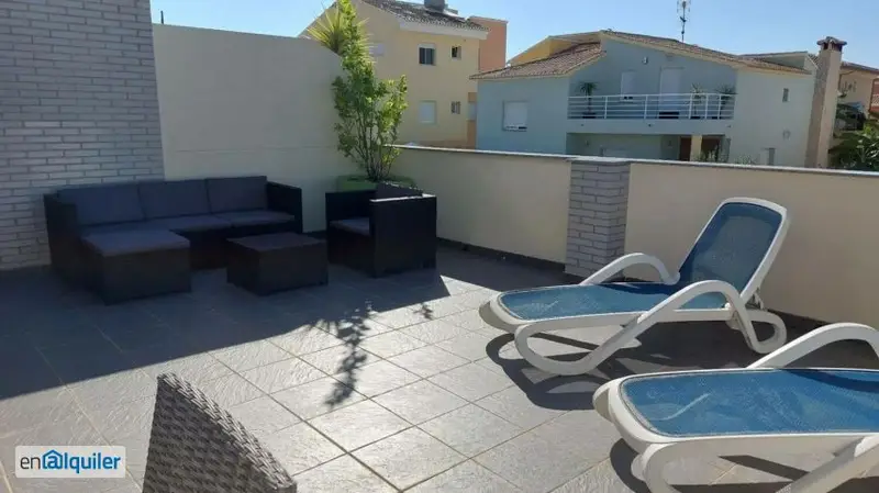 Chalet Adosado en Platja de Oliva con Piscina