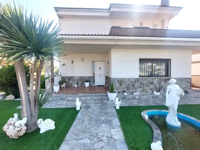 Casa en Venta en Abrera 347m2 4 habitaciones