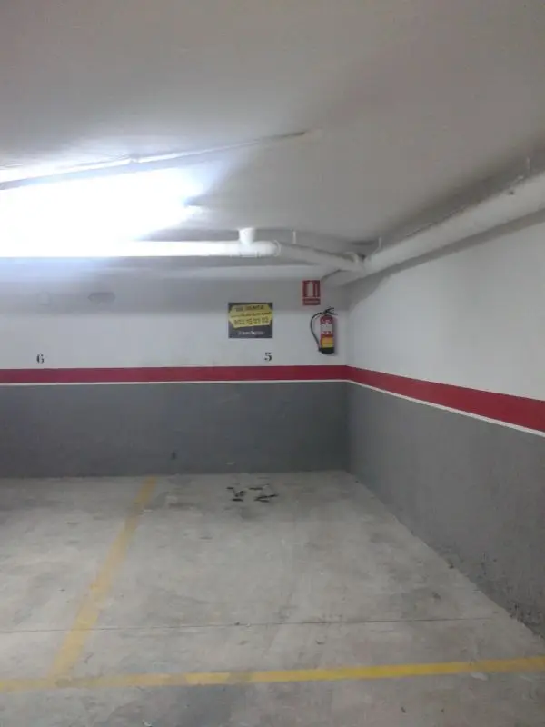 Garaje en Venta en Roda Albacete 35m2 con Ascensor