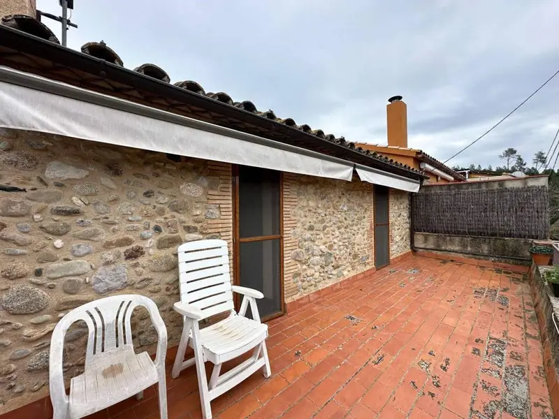 Casa Rústica en Boadella d'Empordà 164m² 3 Habitaciones Jardín