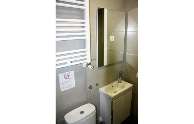 Habitaci	ón 250m	² Madrid Cama Doble Amueblada Exterior