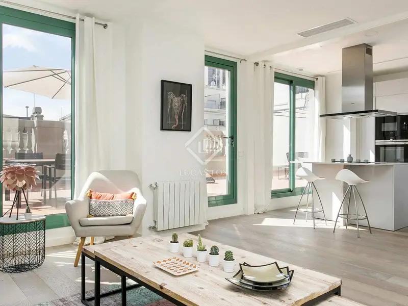 Atico en venta en Barcelona cerca de Passeig de Gràcia