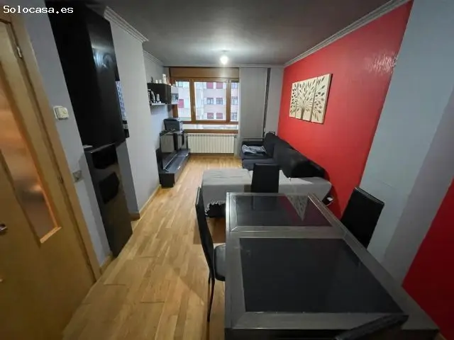 Piso en Venta en Oviedo con 2 Habitaciones y Garaje