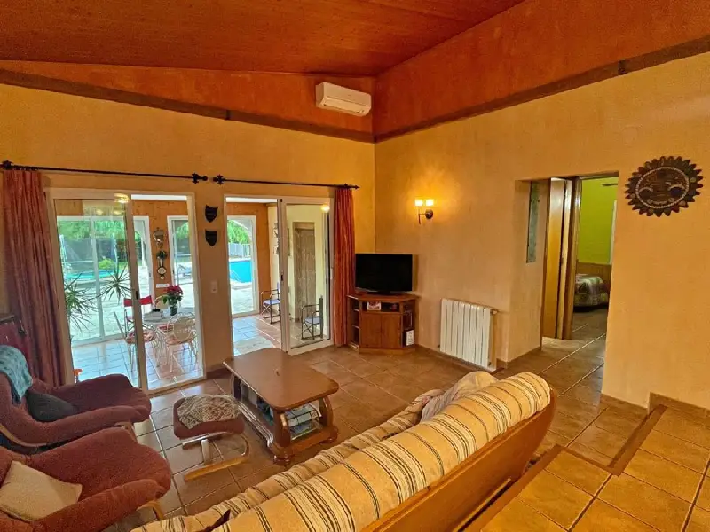 Venta Chalet con Terraza y Piscina en Amposta