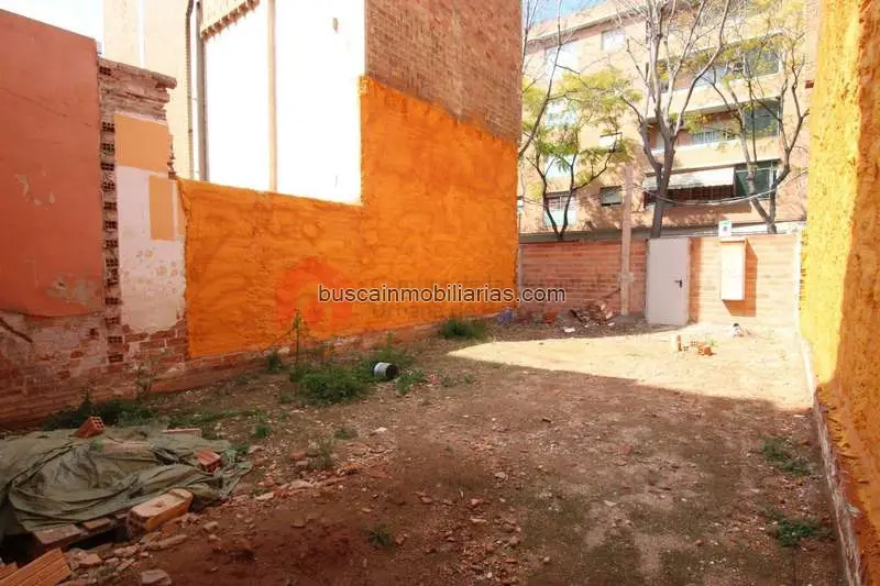Solar para 4 Viviendas en Verdún Barcelona