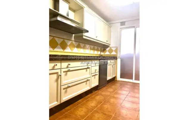 Rent 3 bedroom apartment of 117 m² in Almería