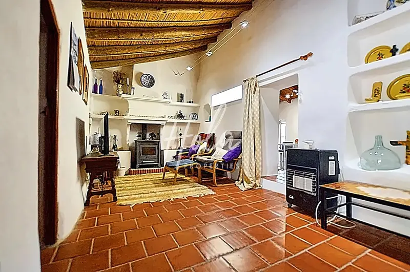 Finca Rustica Autosuficiente con Vistas al Mar Cerca de Motril
