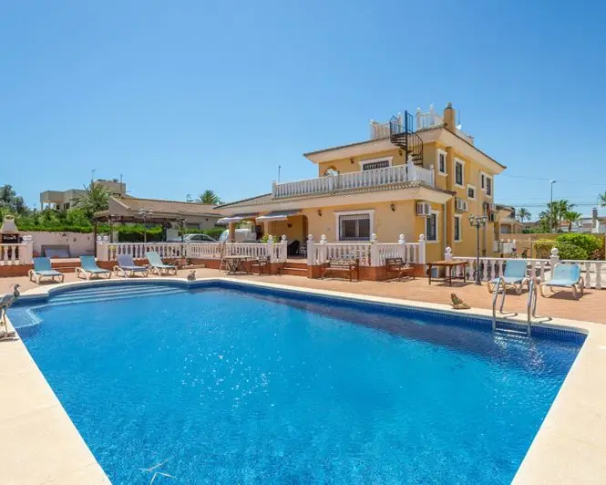 Villa de Lujo 6 Dormitorios en Los Balcones Torrevieja