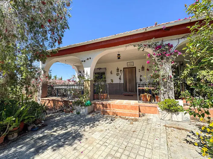 Villa de 4 Dormitorios en Venta Monserrat Valencia