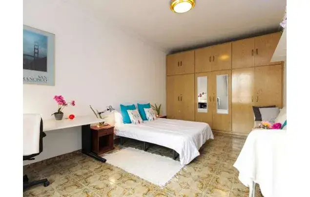 Alquiler Habitaciones en Apartamento con Estilo en Barrio Gótico Barcelona