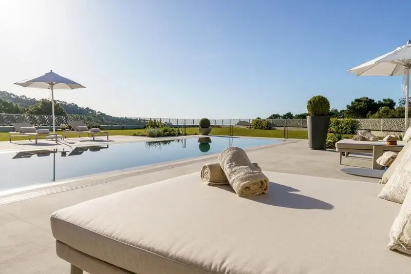Villa de Lujo en La Zagaleta con Vistas al Mar