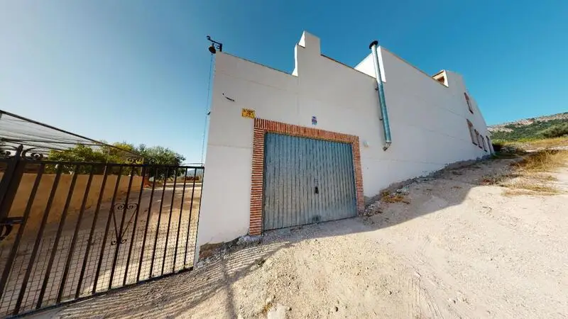 8 Dormitorios Villa en Castalla con Piscina y Vistas a la Montaña