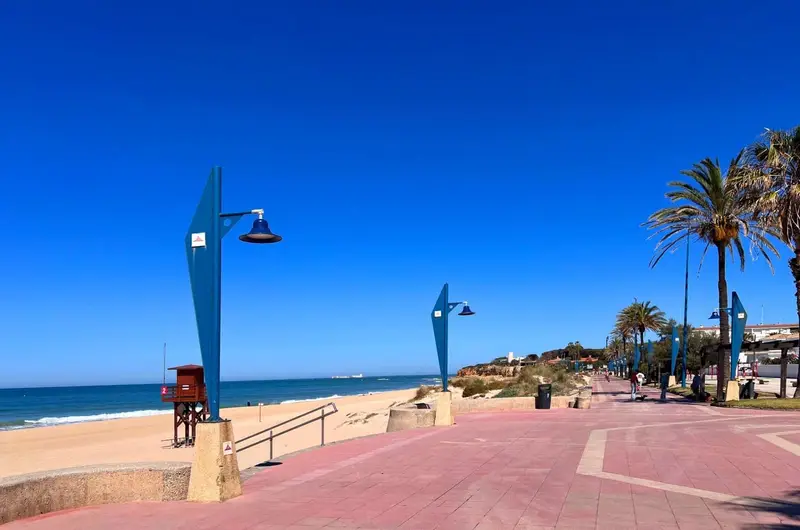 Adosado en La Barrosa a 200 metros de la playa