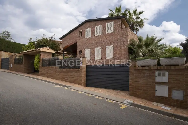 Chalet en Venta Sant Pol de Mar 5 Dormitorios 5 Baños Piscina