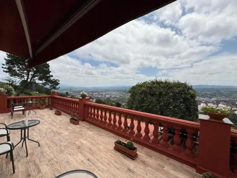 Chalet en venta en Oviedo 7 habitaciones 7 banos gran terraza jardin