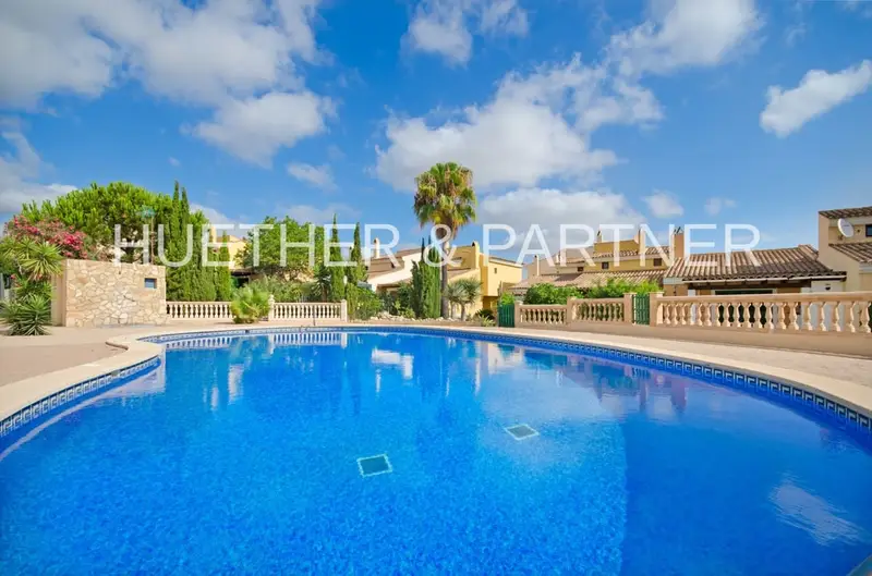 Adosado en Calas de Mallorca con Piscina y Jardin Privado