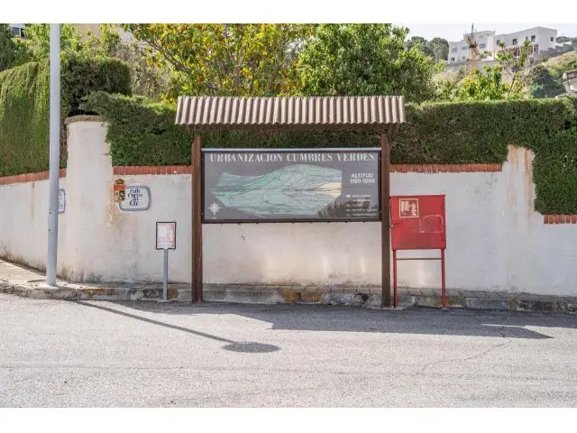 Chalet con Piscina en Cumbres Verdes La Zubia