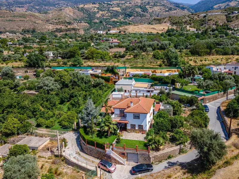 Chalet en Venta Orgiva Granada 5 Habitaciones Piscina Ideal Familias