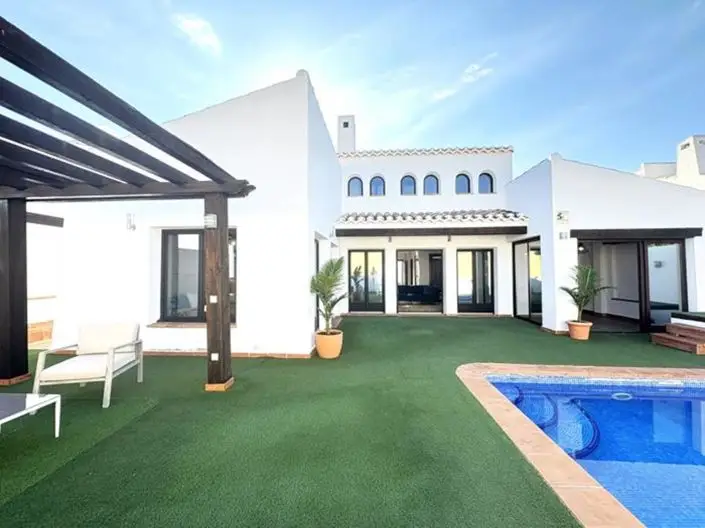 Villa en venta en El Valle Golf Resort 3 dormitorios