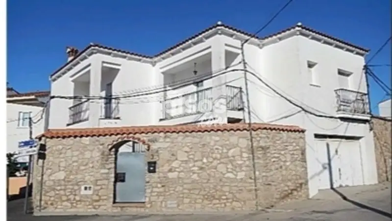 Chalet adosado 5 habitaciones Calle Pilar Viejo