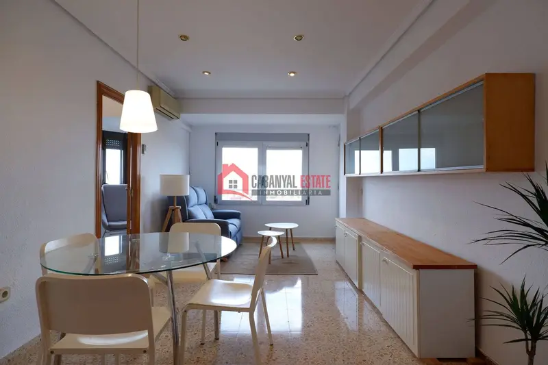 Apartamento en Cabanyal con Vistas al Mar