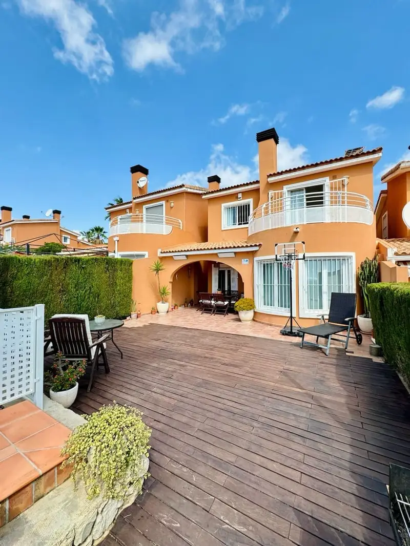 Chalet en Alquiler Gata Residencial Alicante