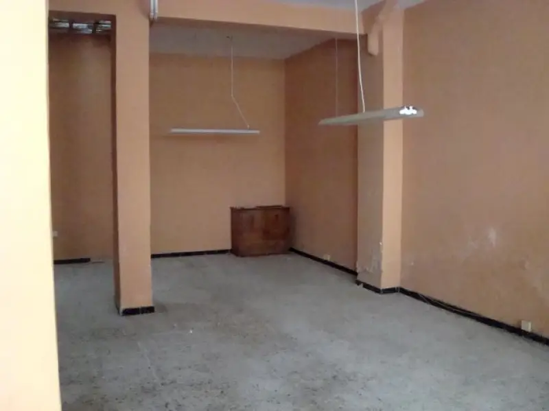 Local Comercial en Venta Avenida Espa
																																
tilde;a Ubrique