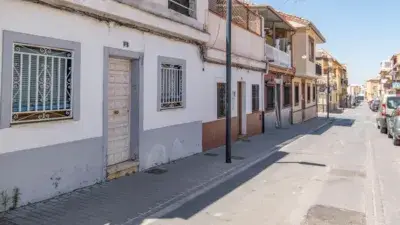 Casa en Venta para Reformar en Maracena Granada