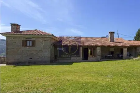 Casona Histórica en Tui con Piscina - 3 Habitaciones - Jardín 1800m²
