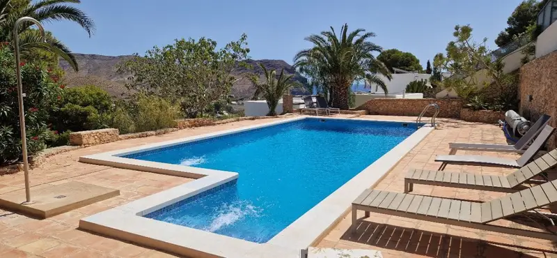 Cortijo con Encanto y Tres Apartamentos en Las Negras Almeria