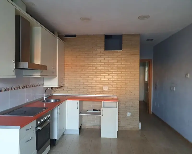 Piso con Garaje de 74m2 y 2 Habitaciones en Valladolid